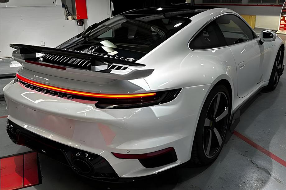 Porsche 911 (992) 2018– Baglygter (smoked sort) Image