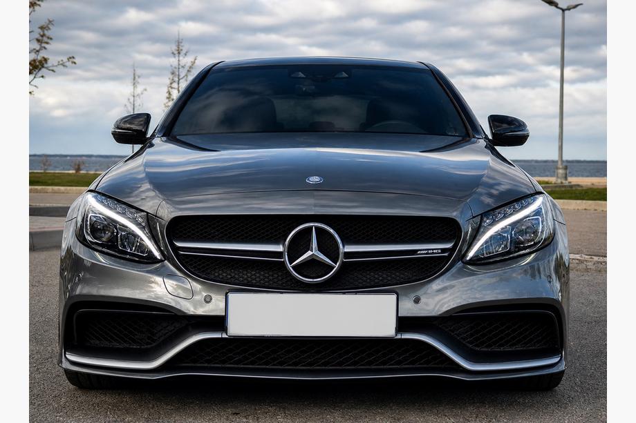 Mercedes C-klasse W205 2014–2021 Komplet forreste kofanger (AMG C63-designs 2014-2018) Foto 1
