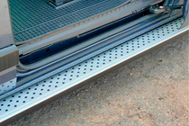 Ford Custom 2013–2022 Sidetrin Allmond Grey (2 stk., aluminium) foto 2