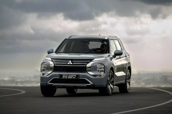 Test af Mitsubishi Outlander PHEV 2024: Hybrid til lange ture