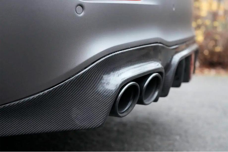 Mercedes E-klasse W213 2016–2023 Bageste kofangerdiffuser bag (til E63 AMG 2020-2023, carbon) Foto 2
