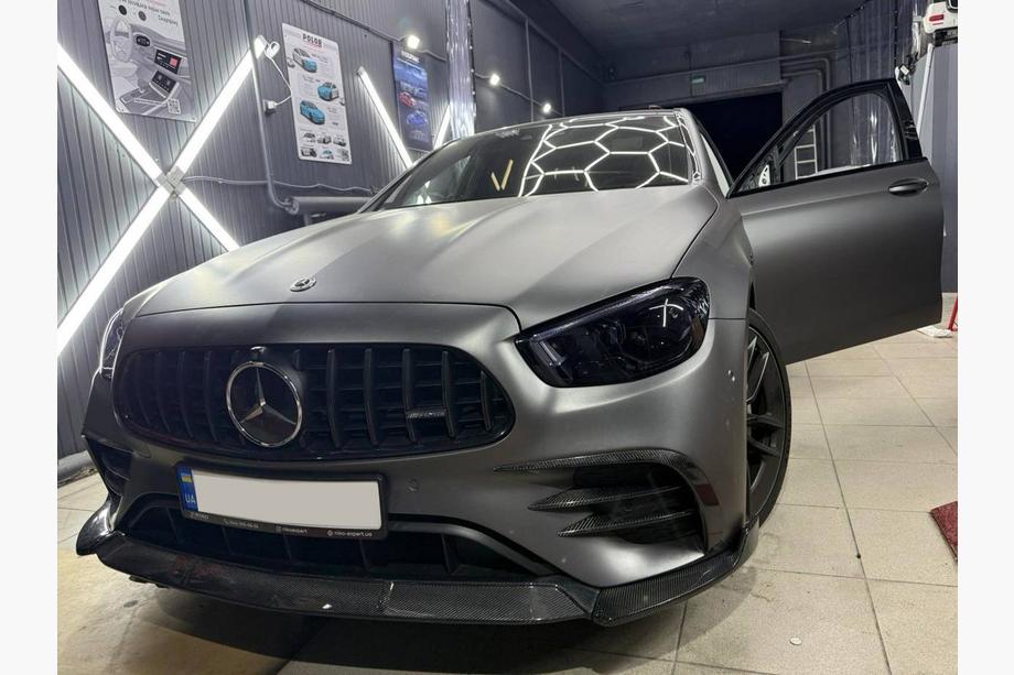 Mercedes E-klasse W213 2016–2023 Front bumper lip spoiler (til AMG-Line 2020+, tør carbon) Foto 10