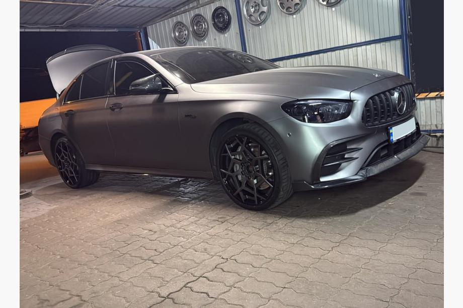 Mercedes E-klasse W213 2016–2023 Front bumper lip spoiler (til AMG-Line 2020+, tør carbon) Foto 11