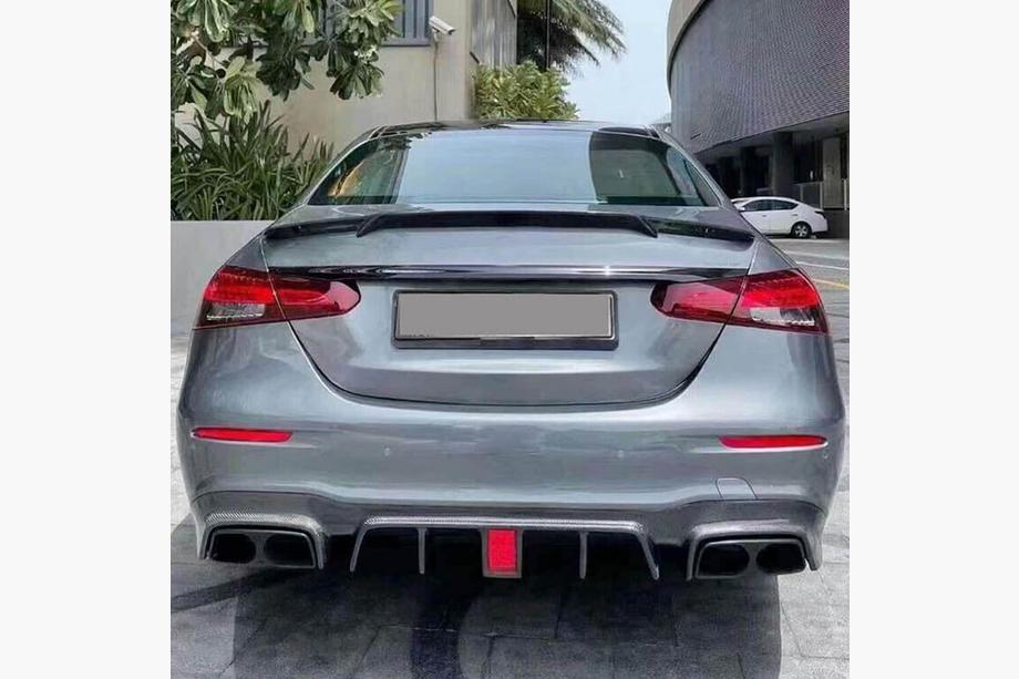 Mercedes E-klasse W213 2016–2023 Spoiler V7 (Kulfiber) Foto 1