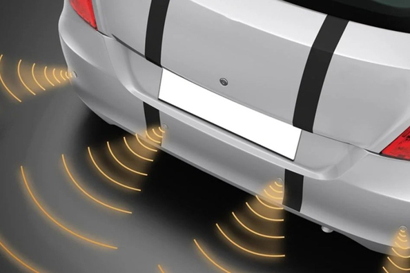 Hvad er en parkeringssensor i bilen, og hvordan virker den?
