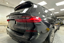 BMW X7 G07 2019– Nedre spoiler V1 (Sort højglans) foto 5