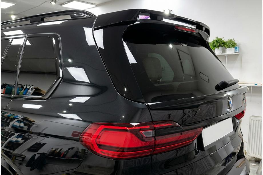 BMW X7 G07 2019– Nedre spoiler V1 (Sort højglans) Image