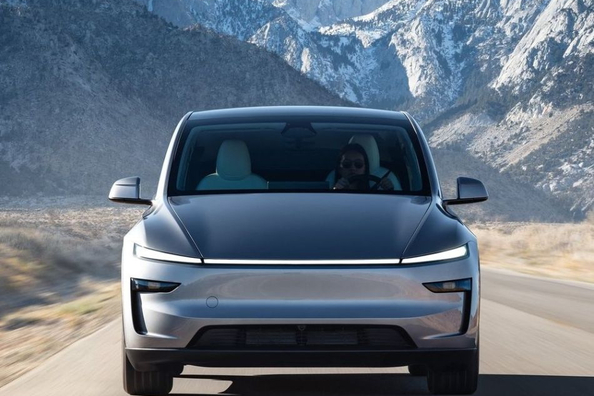 Tesla Model Y 2025 anmeldelse: El-crossover på et nyt niveau