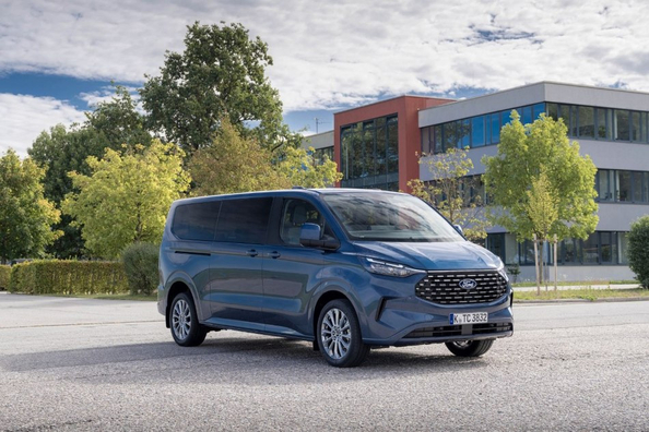 Test af minivanen Ford Tourneo Custom 2024