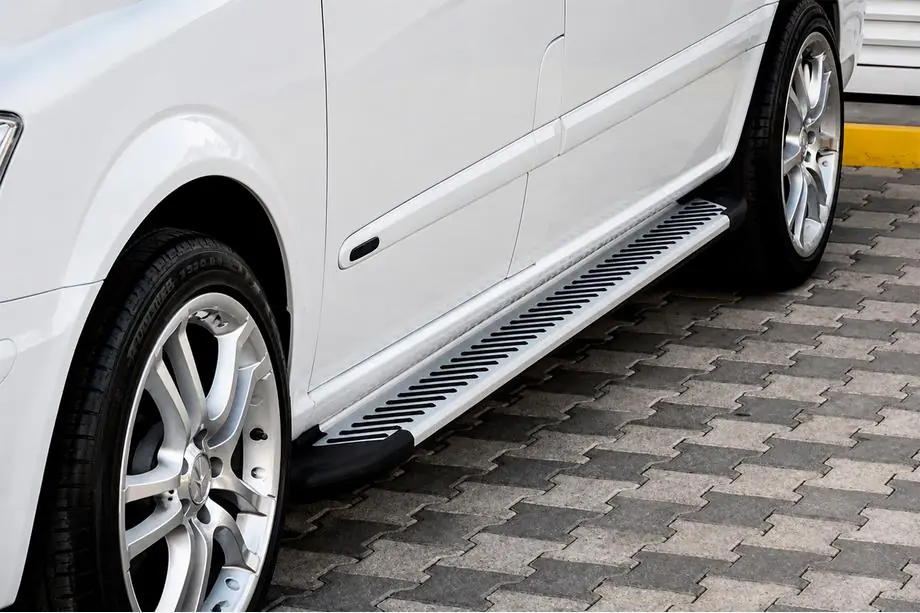 Mercedes Vito W639 2004–2014 Sidetrin Line (2 stk., aluminium) Image