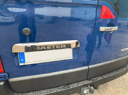 Nissan NV400 2010–2024 Rustfri stålliste over nummerplade foto 1