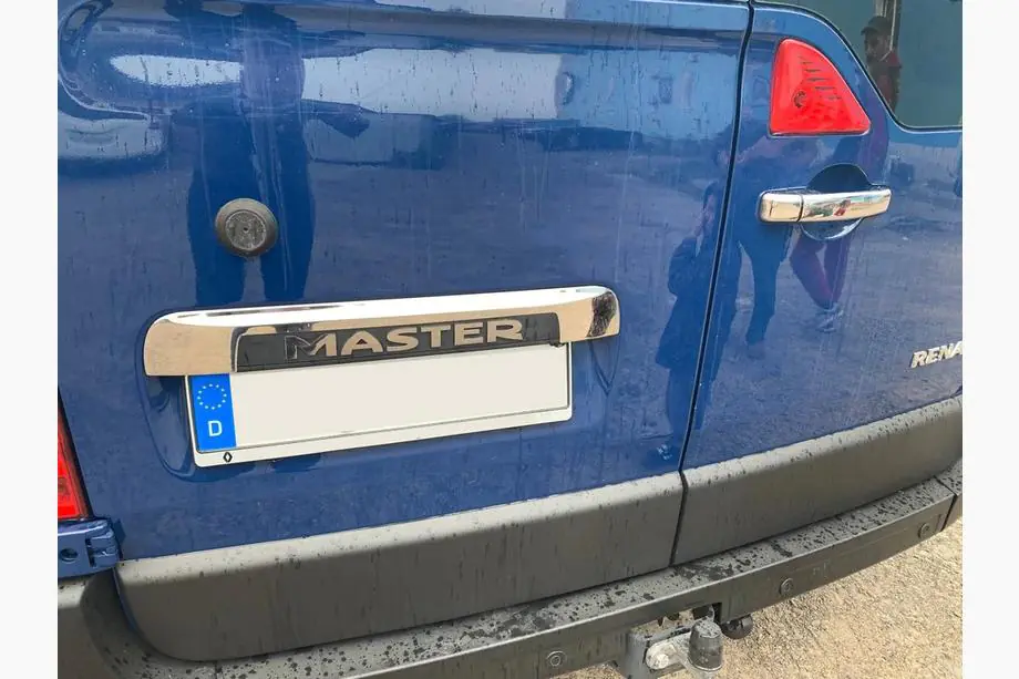 Opel Movano 2010–2021 Rustfri stålliste over nummerplade Image