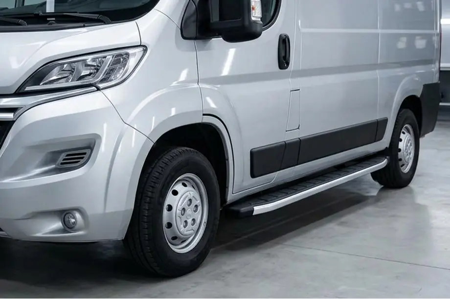 Peugeot Boxer 2006–2025 Fullmond sidetrin (2 stk., aluminium) Image