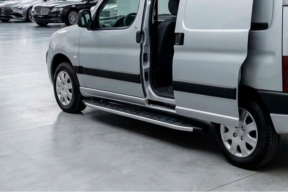 Peugeot Partner 1996–2008 Fullmond sidetrin (2 stk., aluminium) Image