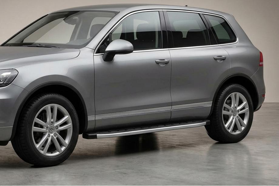Porsche Cayenne 2003–2010 Fullmond sidetrin (2 stk., aluminium) Image