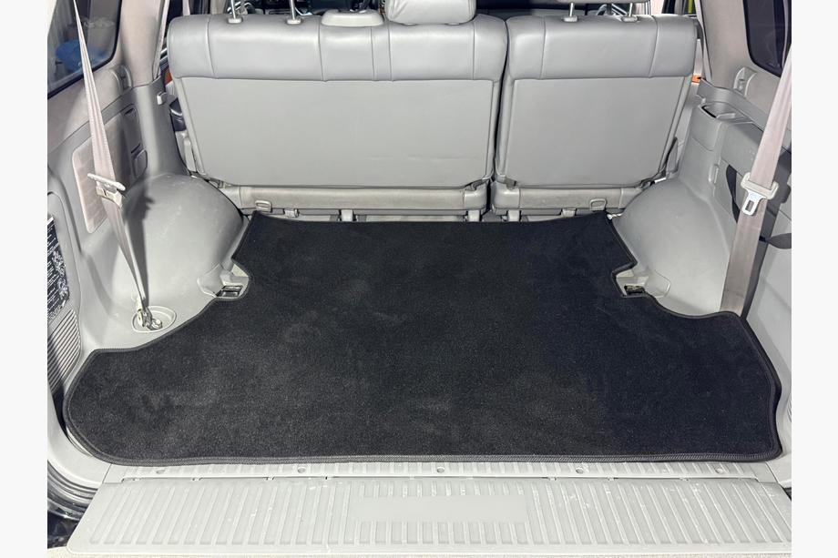Toyota Land Cruiser 100 1998–2007 Tekstil bagagerumsmåtte Classic, 2 stk., sort (7 sæder) Foto 2