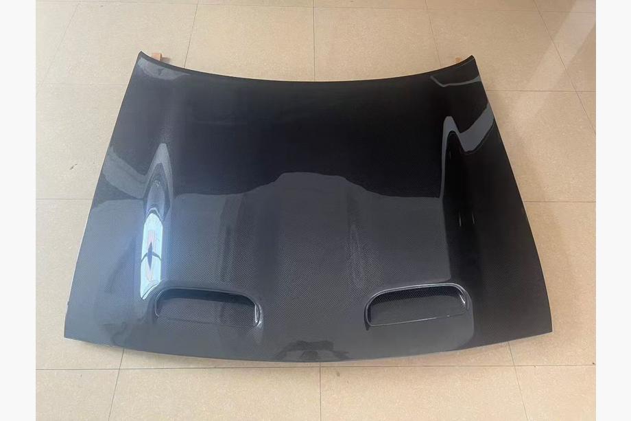 Dodge Challenger 2008–2023 Motorhjelm (carbon) Image