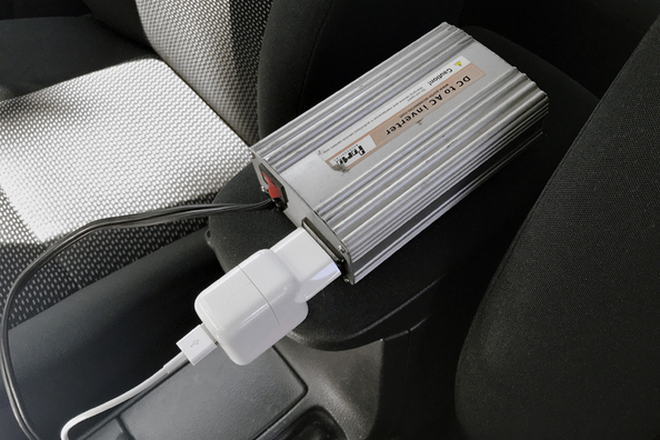 Sådan får du 220 V i bilen: trin-for-trin-guide