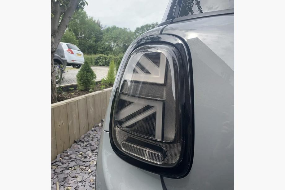 Mini Cooper F55/56/57 2014–2023 Bageste LED-baglygter i Union Jack-stil, sort (2 stk.) Image