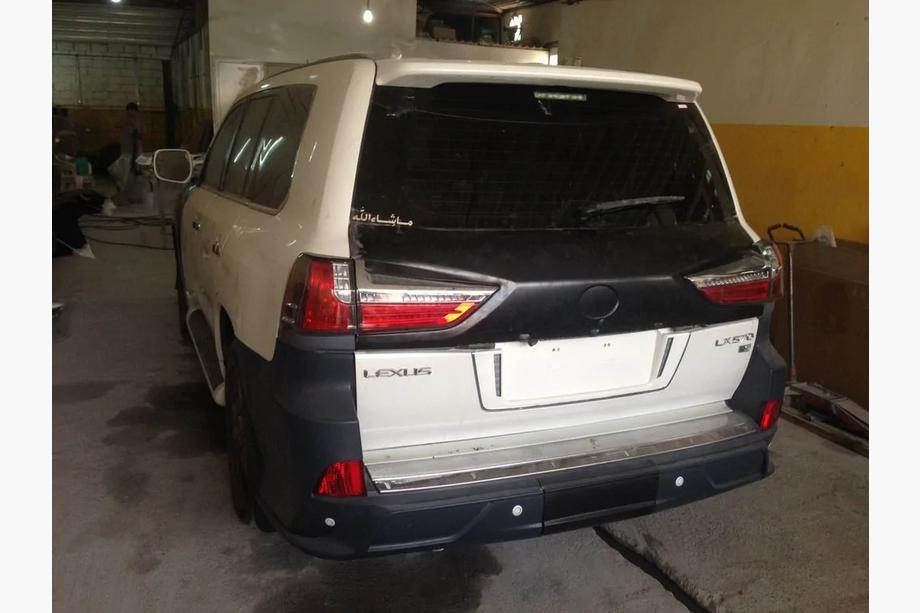Lexus LX570/450d 2008–2022 Baglygter fra GBT facelift-sæt Ydre højre baglygte (på skærm) Image