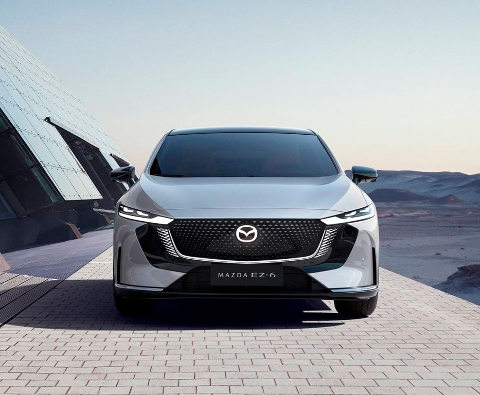 Anmeldelse af hybrid-liftbacken Mazda EZ-6
