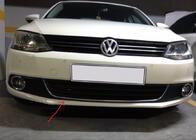 Volkswagen Jetta 2011–2018 Kromliste til forreste kofanger U 2011-2014 (rustfrit stål) foto 1