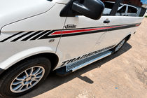 Volkswagen T5 2010–2015 Sidetrin Line-type (2 stk., aluminium) Lang akselafstand foto 1