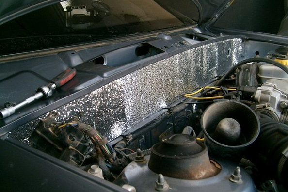 Kan det betale sig at støjisolere bilens motorrum? Foto 1