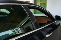 Maserati Quattroporte 2013–2023 Dørstolpeafdækninger (2013-2017, kulfiber) foto 2