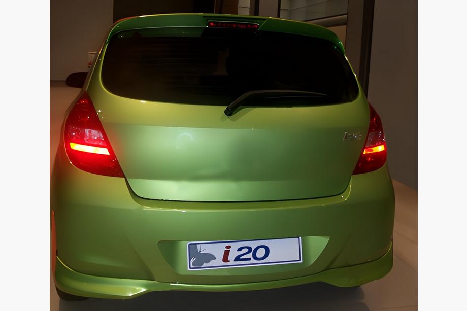 Hyundai I-20 2008–2012 Bageste nederste diffuserindsats (til lakering) Image