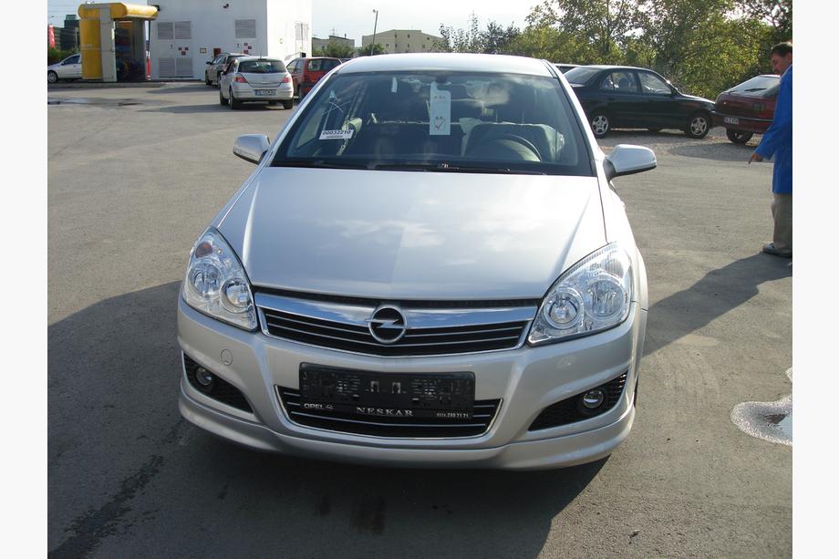 Opel Astra H 2004–2013 Front nedre læbespoiler Sedan (til lakering) Foto 3