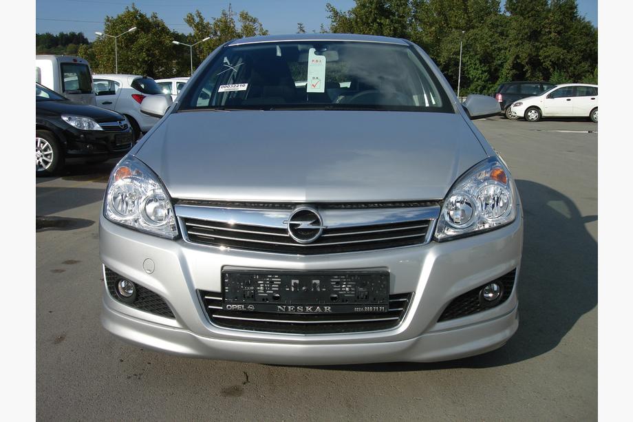Opel Astra H 2004–2013 Front nedre læbespoiler Sedan (til lakering) Foto 1