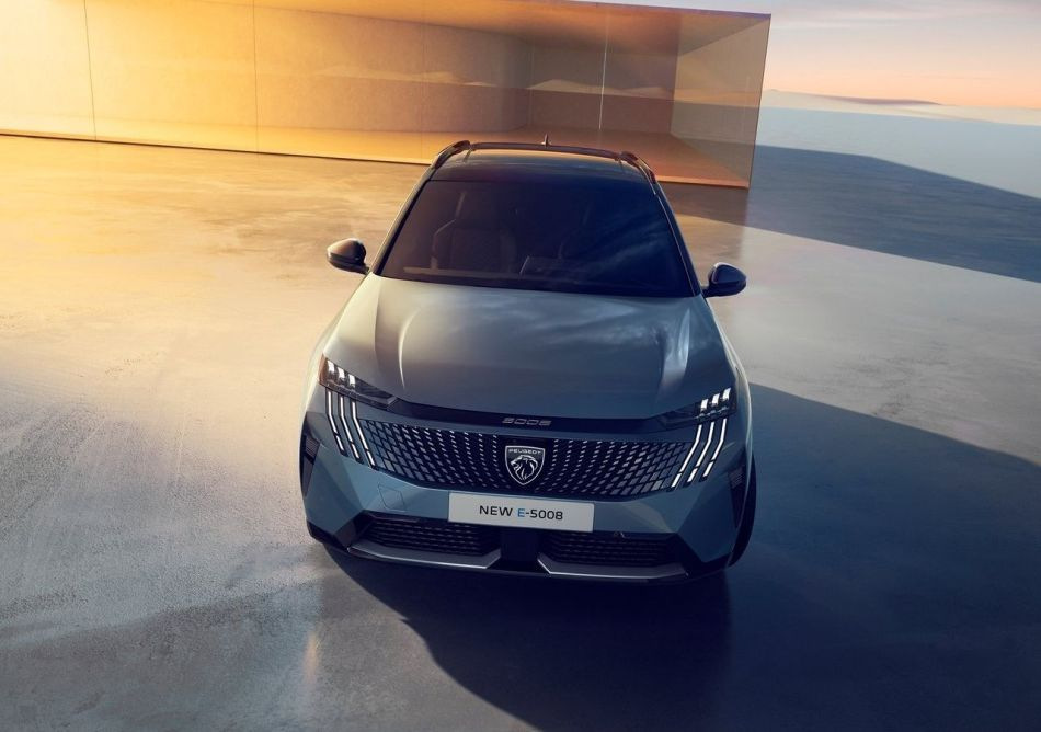 Peugeot e-5008 2024: Test af elektrisk syvpersoners SUV