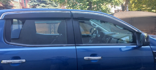 Ford Ranger 2011–2022 Vindafvisere til sideruder med kromliste Niken Luxury (2015-2022, 4 stk) foto 1