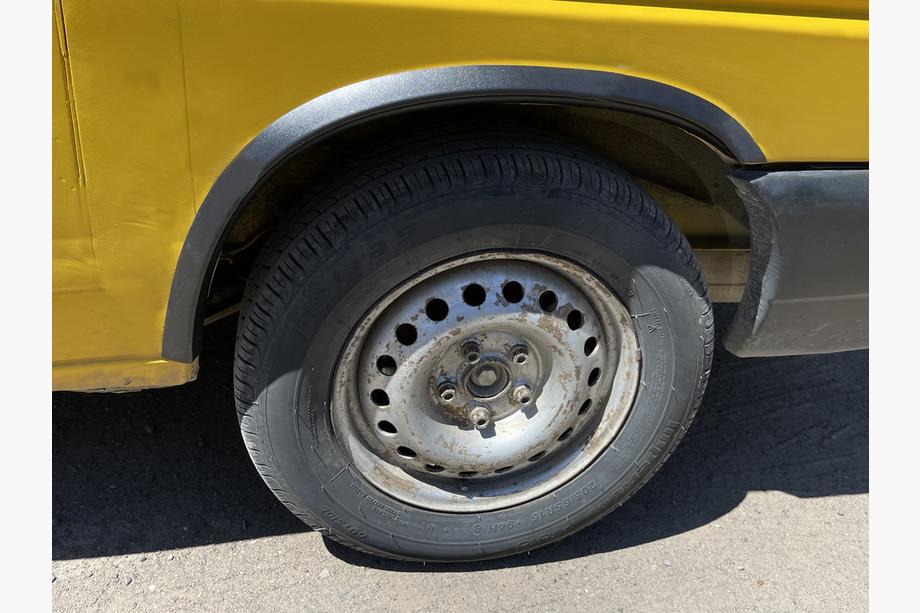 Volkswagen T4 Transporter 1990–2003 Hjulbuekanter (4 stk., sorte) Plast Image