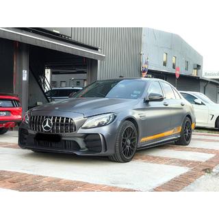 Karrosserikitsæt med bagdiffuser (design Black Mamba C63GT) foto 1