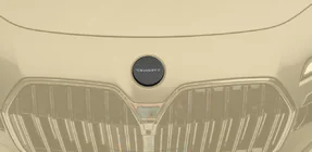 BMW 7-serie G70/G71 2022– Frontemblem MNSR (kulfiber) foto 1