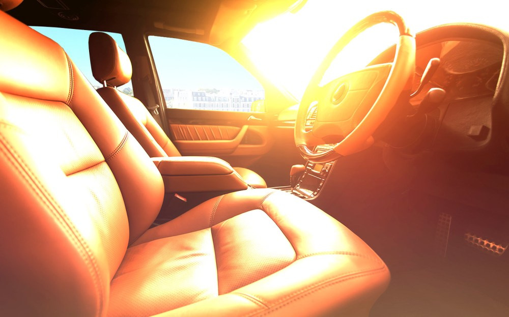 Det må du aldrig efterlade i bilen i sommervarmen