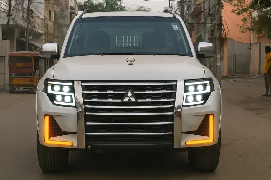 Mitsubishi Pajero Wagon IV 2006–2021 Forreste kofanger LXR Image