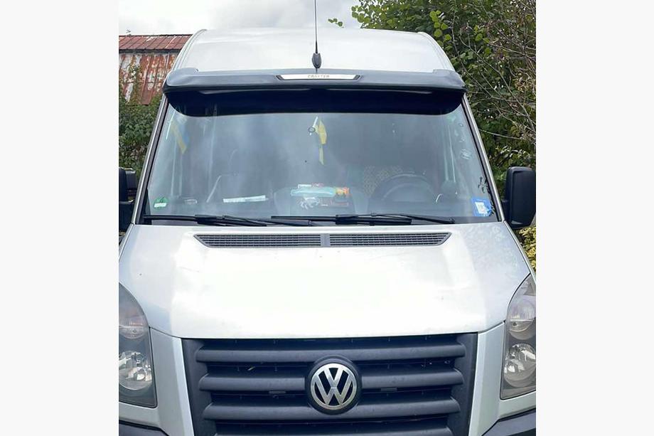 Volkswagen Crafter 2006–2016 Forrude-vindafviser V1 (klar til lakering, limmontering) Foto 4