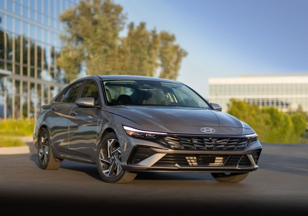 Opdateret Hyundai Elantra VII generation: nyt blik på sedanen