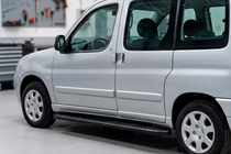 Peugeot Partner 1996–2008 Sidetrin Bosphorus Black (2 stk., aluminium) foto 1