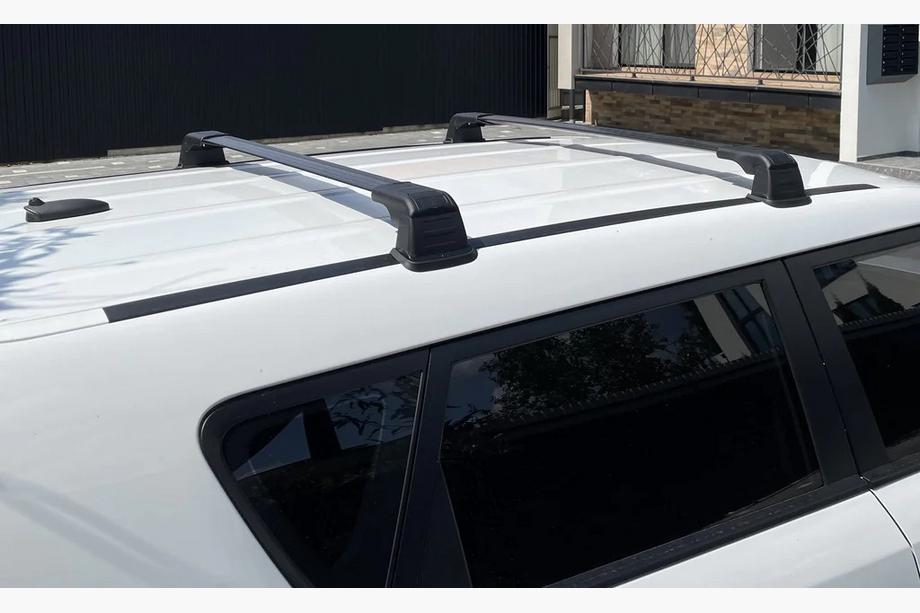 Toyota Rav 4 2006–2013 Lastbøjler til faste monteringspunkter, låsbare Wingbar V3 (2 stk.) Image