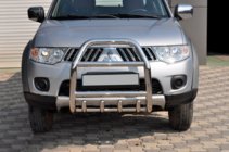 Mitsubishi L200 2006–2015 Bullbar QT007 (rustfrit stål) foto 1