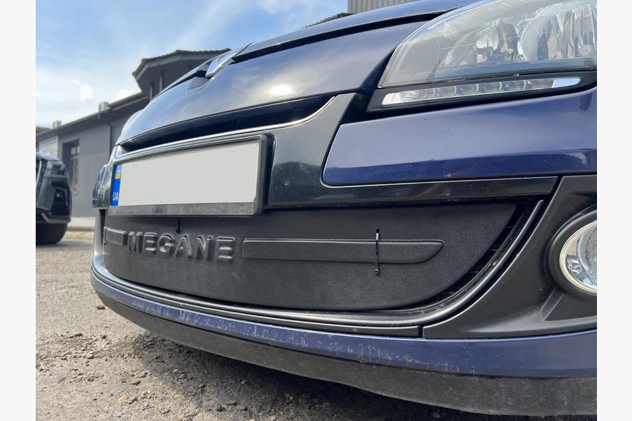 Renault Megane III 2009–2016 Vinterafdækning til kølergrill (2009-2013, nederste) Foto 4