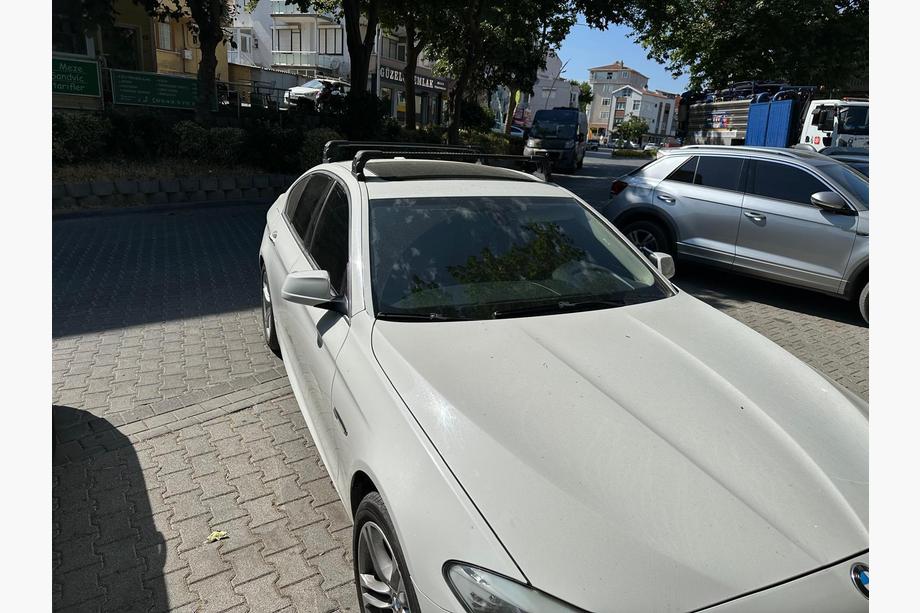 BMW 5-serie F10/F11 2010–2016 Tagbøjler (tværstænger) til originale monteringspunkter Ecem V3 (2 stk) Sort, 110 cm Foto 3