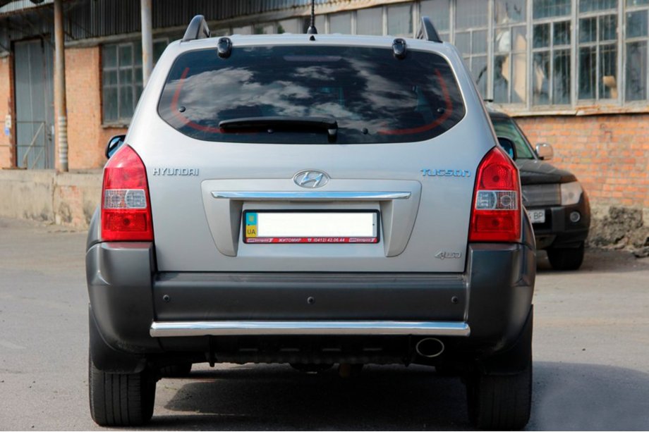 Hyundai Tucson JM 2004– Bagbøjle AK002 (rustfrit stål) Image