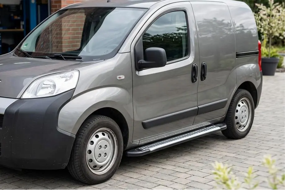 Peugeot Bipper 2008–2017 Sidetrin Line (2 stk., aluminium) Image