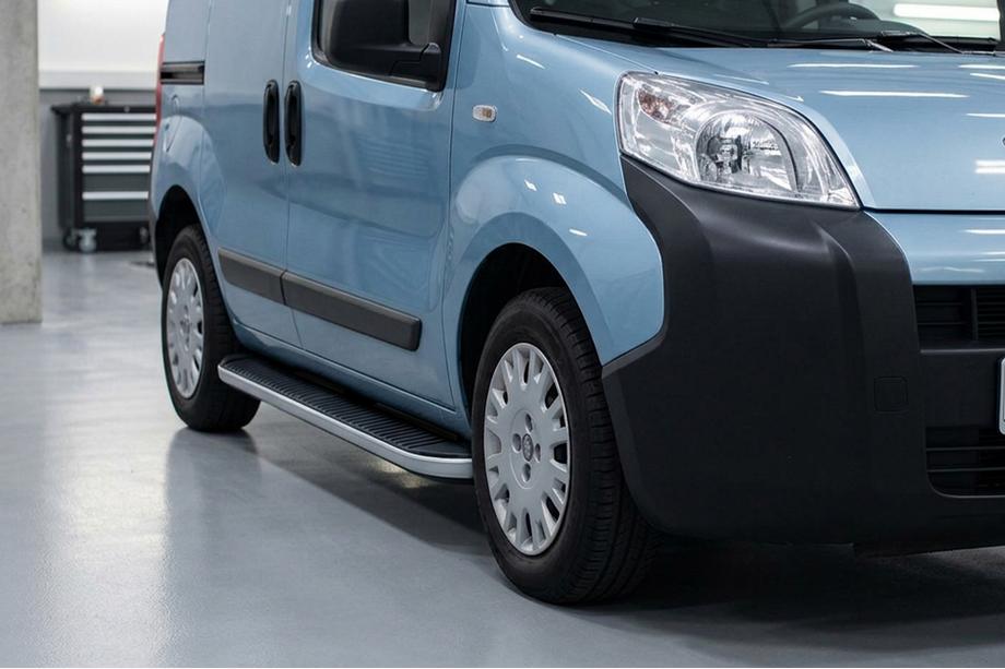 Peugeot Bipper 2008–2017 Sidetrin Tayga Grey (2 stk., aluminium) Image