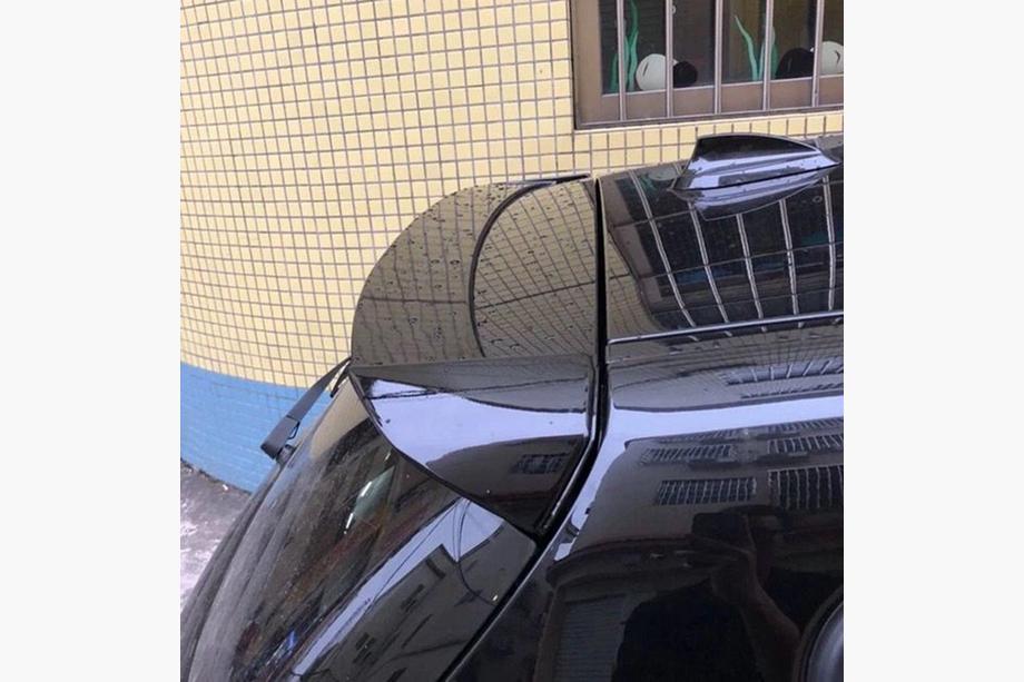 BMW 1-serie F20/F21 2011–2019 Spoiler V2 (til F20/F21, klar til lakering) Foto 1